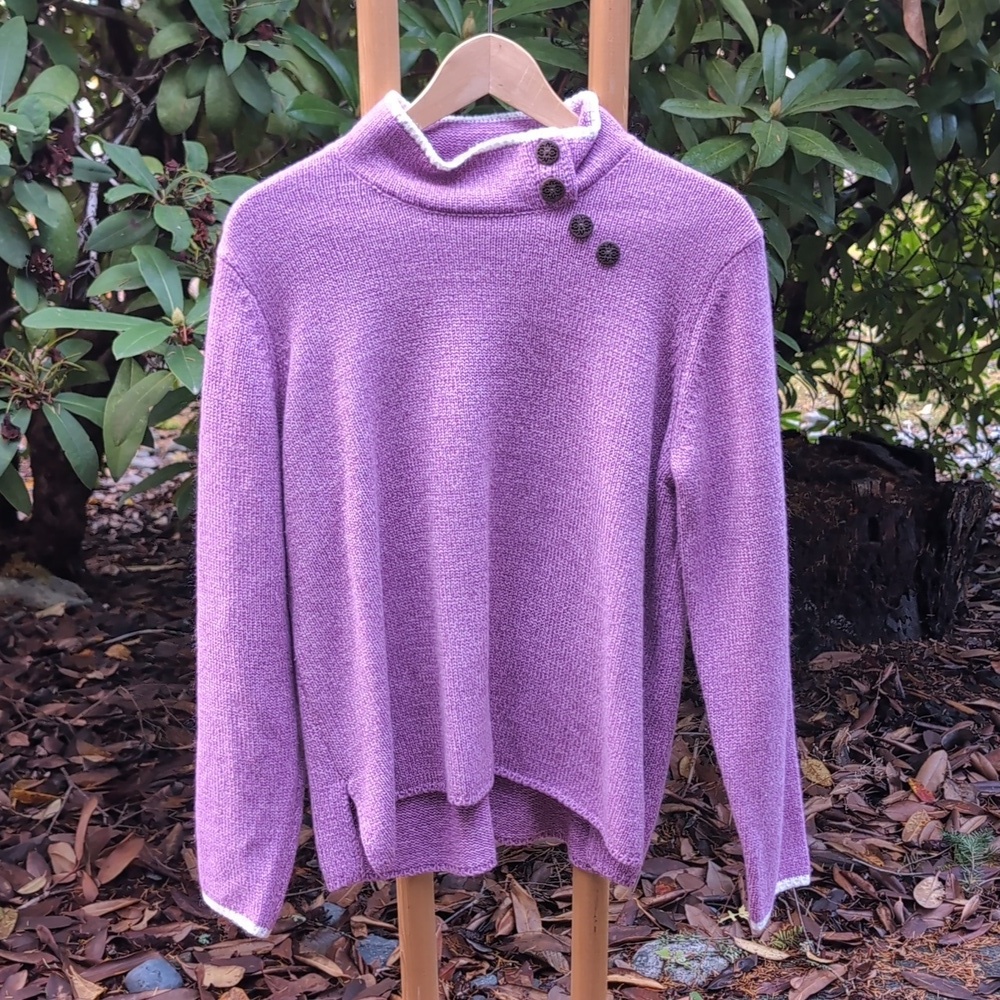 Vintage Appleseed's Purple & White Trim w/ Carved Button Detail Mock Neck